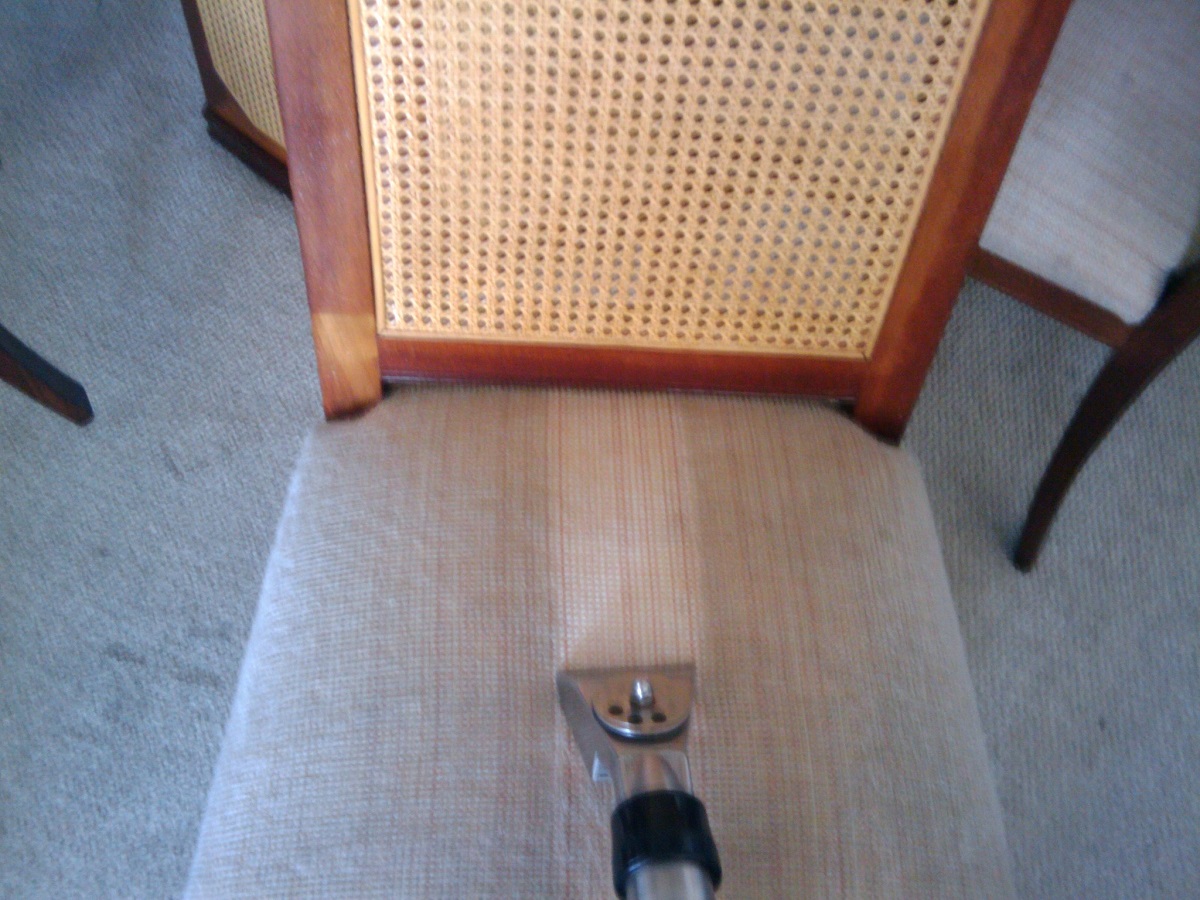 lavado de sillas de comedor a domicilio